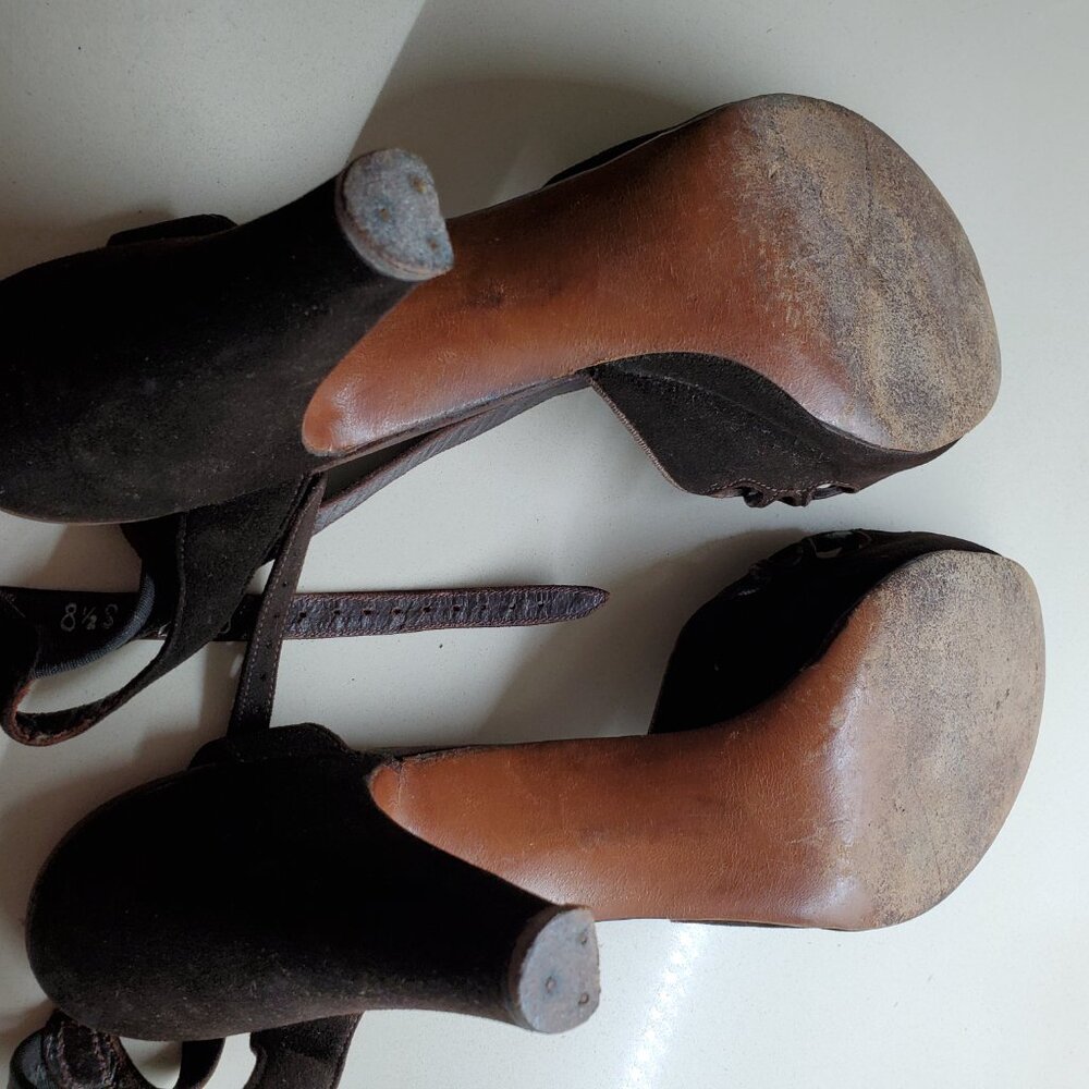 TRUE VINTAGE 1940'S BROWN SUEDE SHOES - SIZE 8-1/2 - Picture 3 of 3